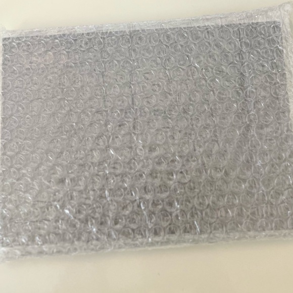 NWT 350 MORPHE SUPERNATURAL GLOW - Picture 3 of 5